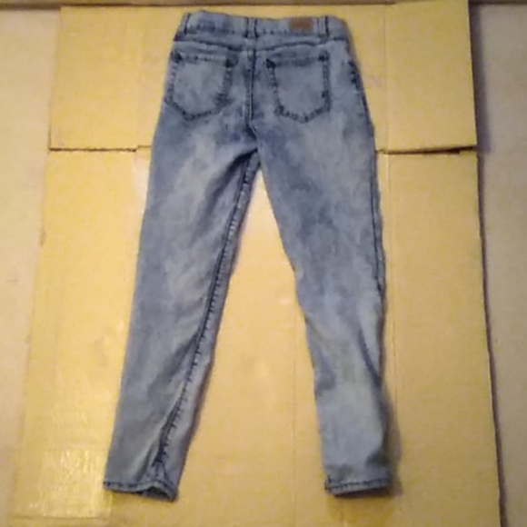 Jeans - Picture 2 of 3